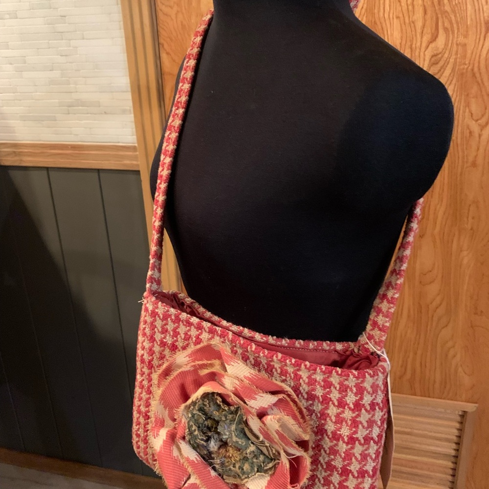 Cottage Style Coral Houndstooth Crossbody Bag
